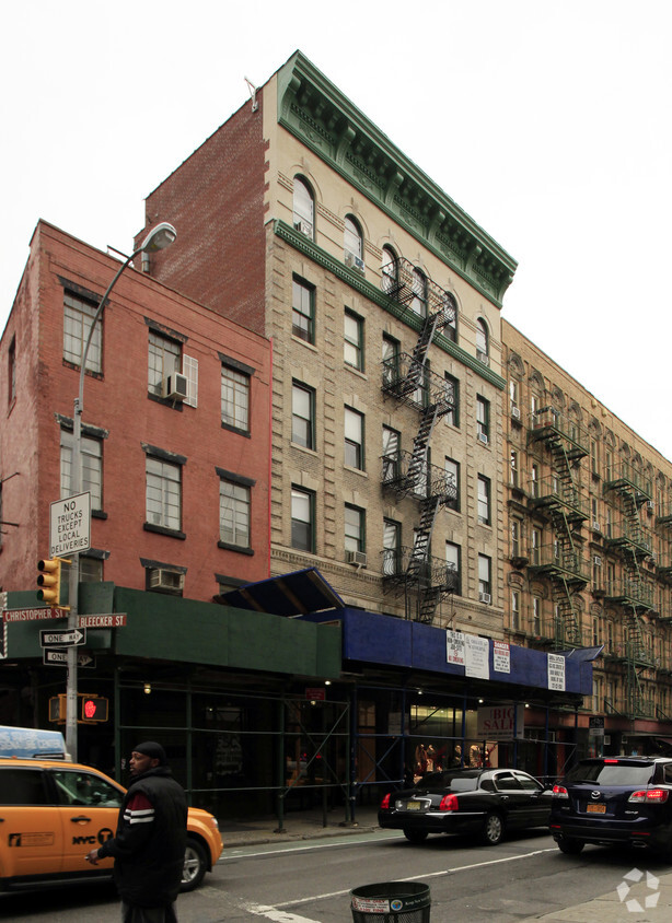 323 - 325 Bleecker St - 323-325 Bleecker St