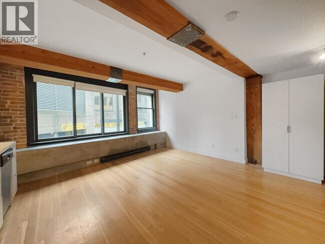 Photo du bâtiment - 528 Beatty St