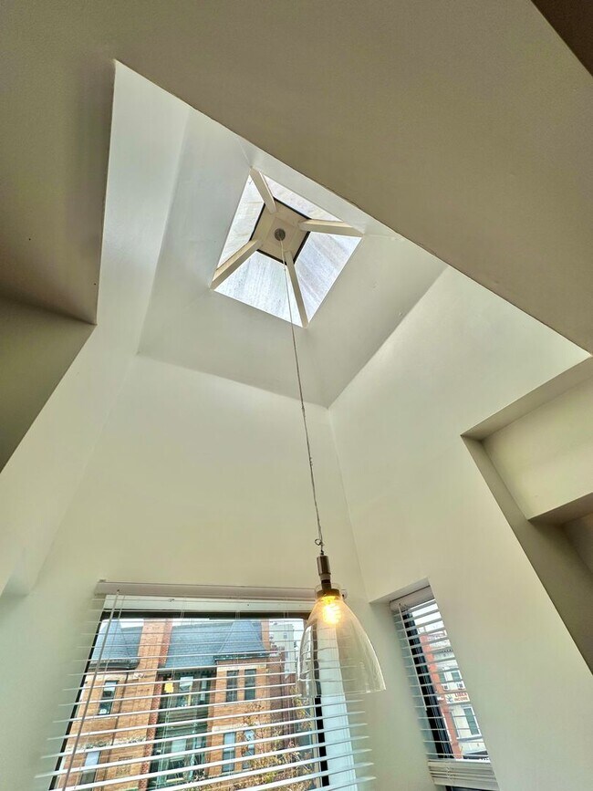 Building Photo - 2052 -Loukas