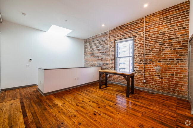 1BR, 1BA - 626SF - Living Room - 18th Street Lofts