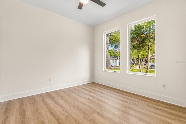 Building Photo - 412 W Amelia Ave