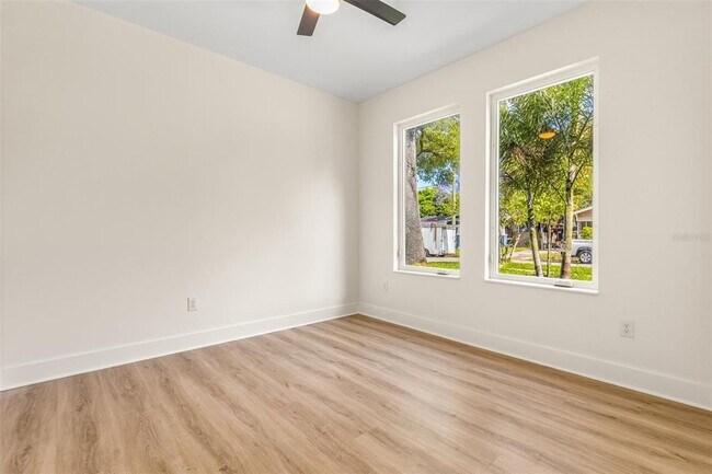 Foto del edificio - 412 W Amelia Ave