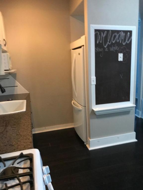 Foto del edificio - 112 E Oak St #5