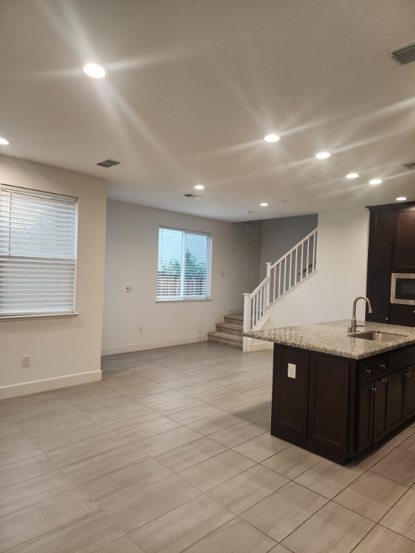 Foto del edificio - 337 W Phelps Dr