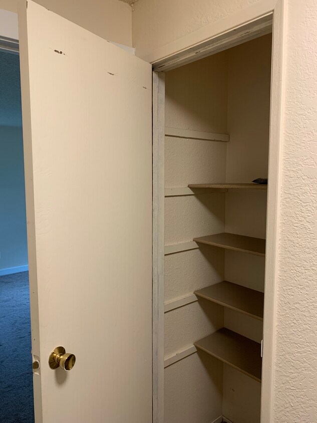 Linen closet - 923 Marie Pl