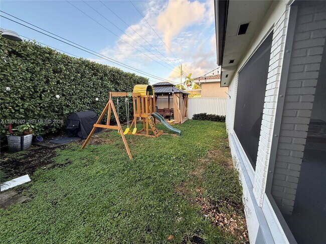 Foto del edificio - 4850 SW 4th St