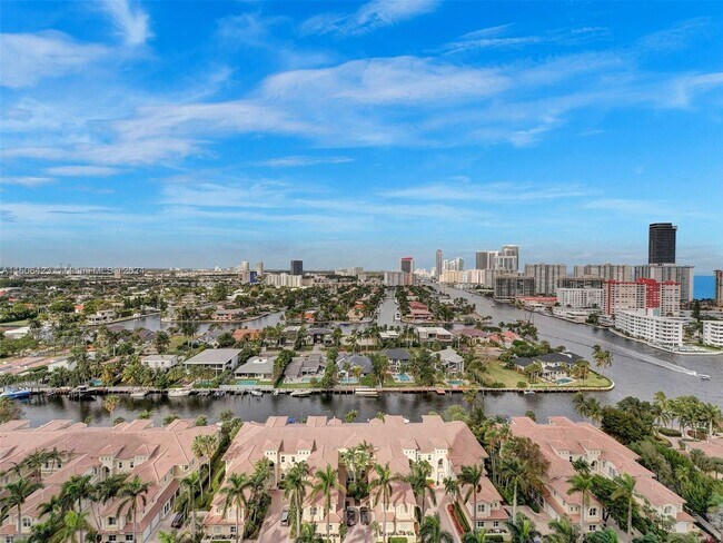 Foto del edificio - 21200 NE 38th Ave