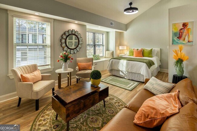 Foto del edificio - 1668 N Druid Hills Rd NE