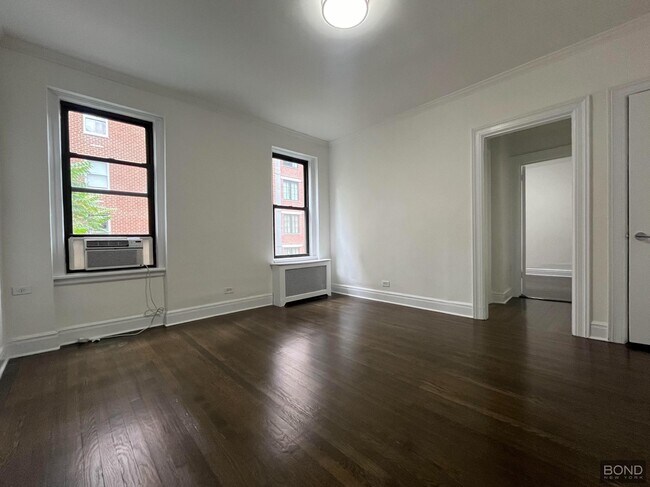 Foto del edificio - 71 W 12th St