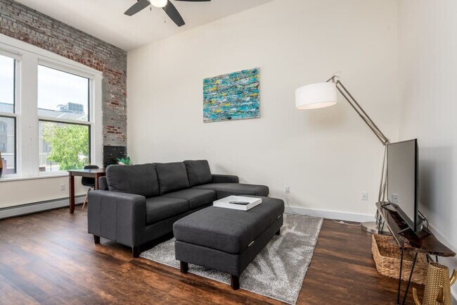 Building Photo - Uptown Hideaway Apartment in Bangor's Heart