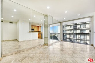 Building Photo - 10747 Wilshire Blvd