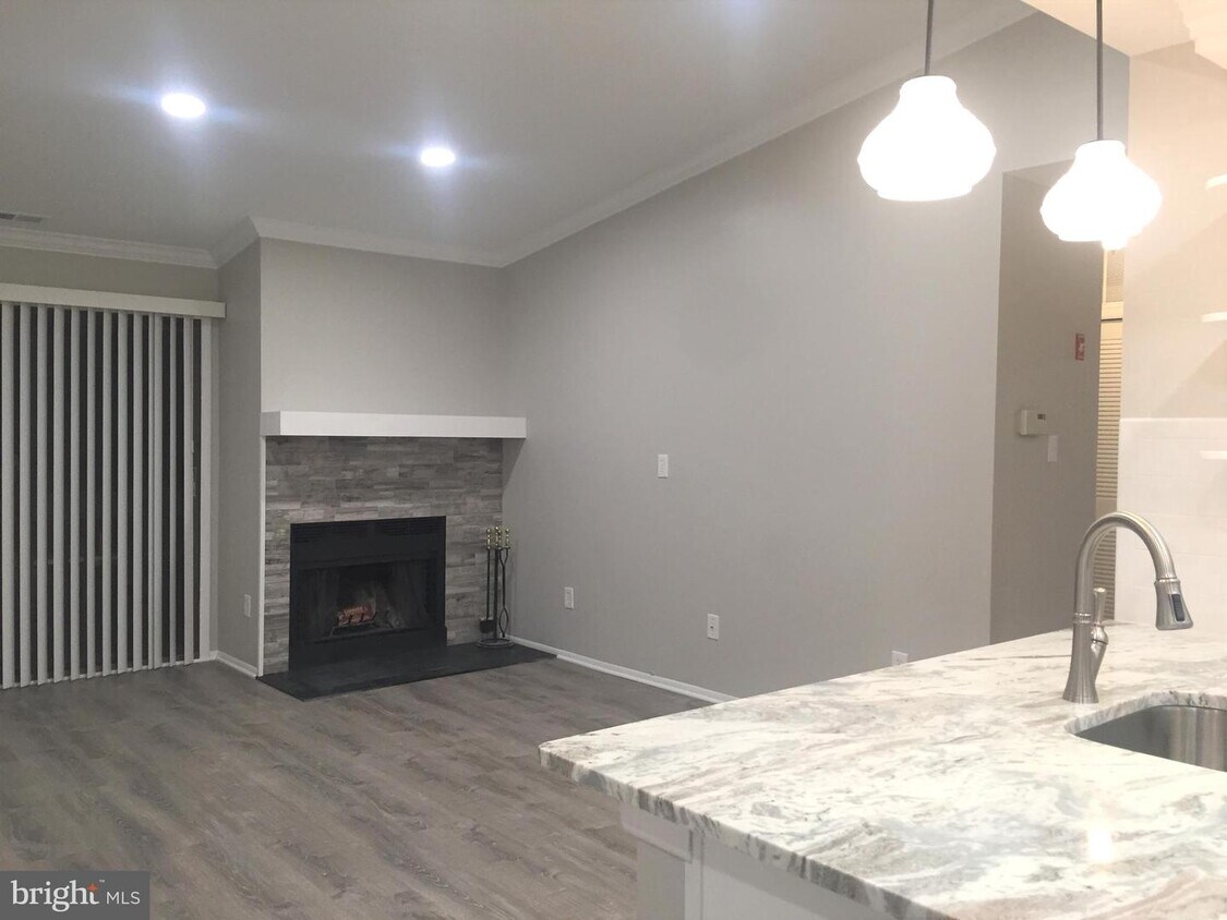 144 Ashton Ct, West Deptford, NJ 08051 Room for Rent in West Deptford