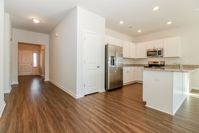 Foto del edificio - 3 Bedroom Home in Regal Farms