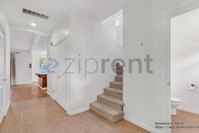 Foto del edificio - 9731 N Clarendon Ave