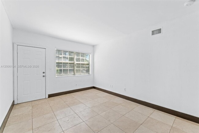 Building Photo - 551 NE 62nd St