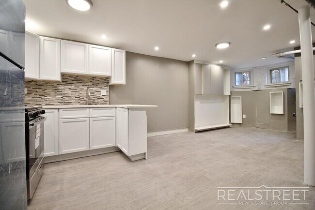 Foto del edificio - NO FEE! NEW 3 BED 2 Bath in Crown Heights Limestone!