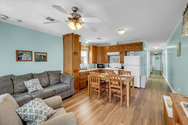 Building Photo - 171 Paradise Ave