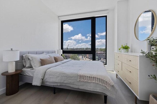 Building Photo - 2 bedroom in Queens NY 11377