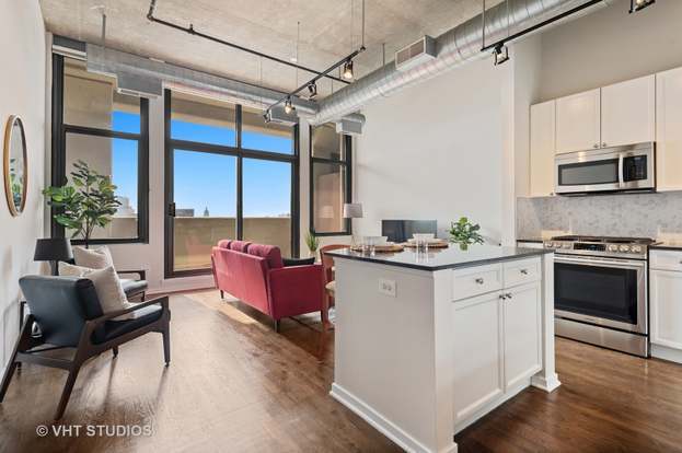 Foto del edificio - 900 N Kingsbury St