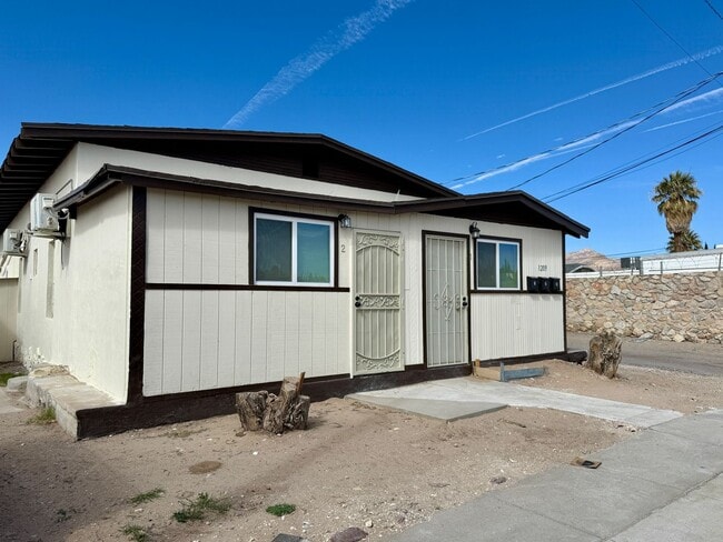 Building Photo - 1209 Gateway S Blvd