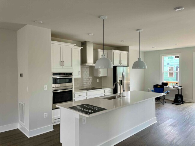 Building Photo - 10171 Blue Wing Ln