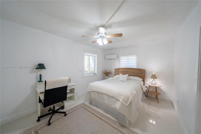 Foto del edificio - 1678 SW 11th St