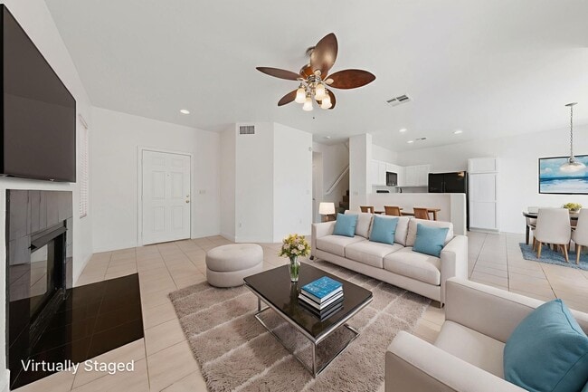 Foto del edificio - Charming 3-Bedroom Home in Gated North Las...