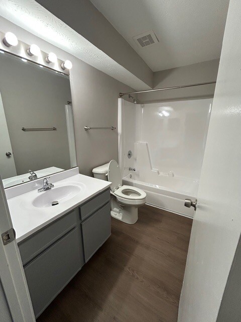 Foto del edificio - Hillview Woods Apartments