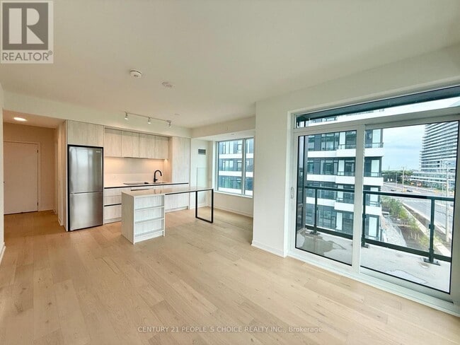 Photo du bâtiment - 2495 Eglinton Ave W