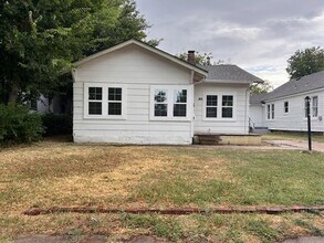 Building Photo - 1004 NW 31st St