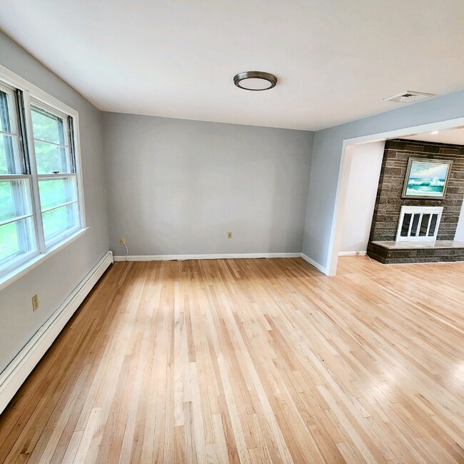 10 Booth Terrace, Hamden, CT 06518 House Rental in Hamden, CT