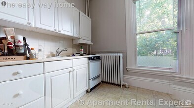 Building Photo - 8A Forest St Unit #1R