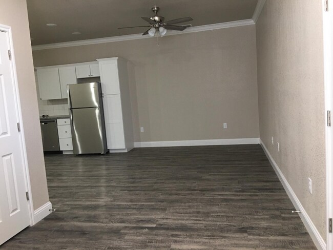 Foto del edificio - 2632 E 14th St