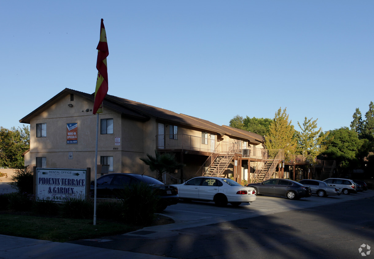 Foto del edificio - Phoenix Terrace & Garden