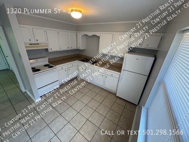 Foto del edificio - 1320 Plummer St