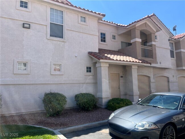 Foto del edificio - 8555 W Russell Rd