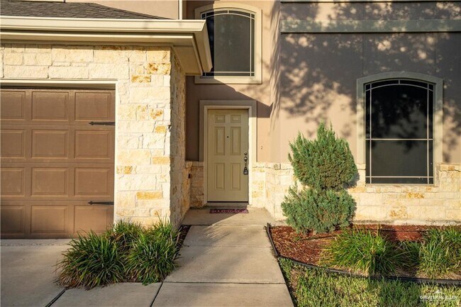 Building Photo - 4008 Revilla St