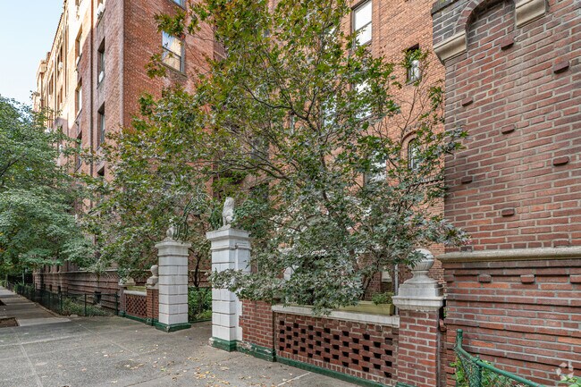 Building Photo - 3534 84th St