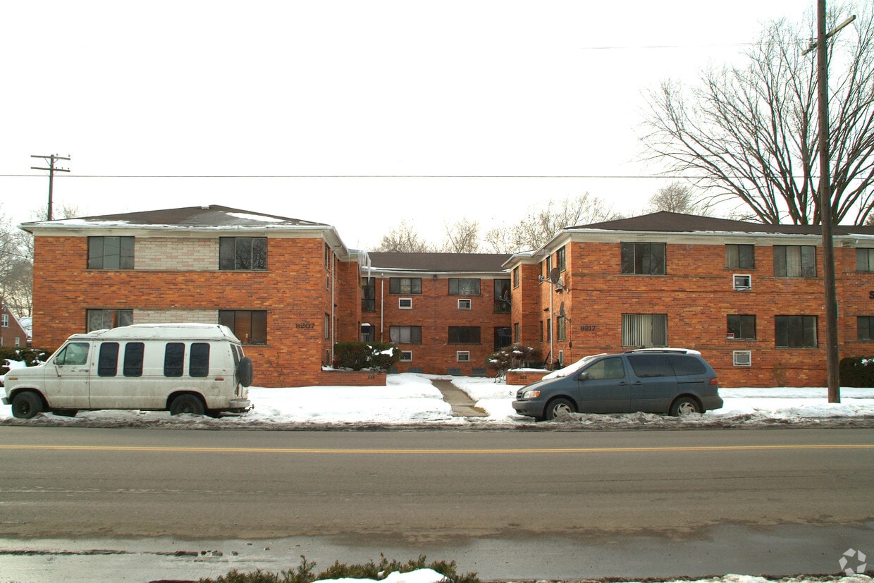 Schaefer Manor - Schaefer Manor Apartments