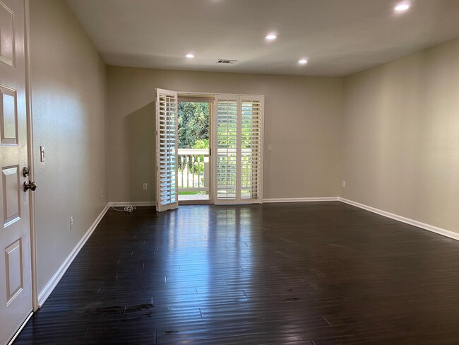 Building Photo - 15242 Campus Park Dr