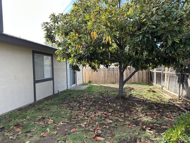 Foto del edificio - 1371 Marline Ave