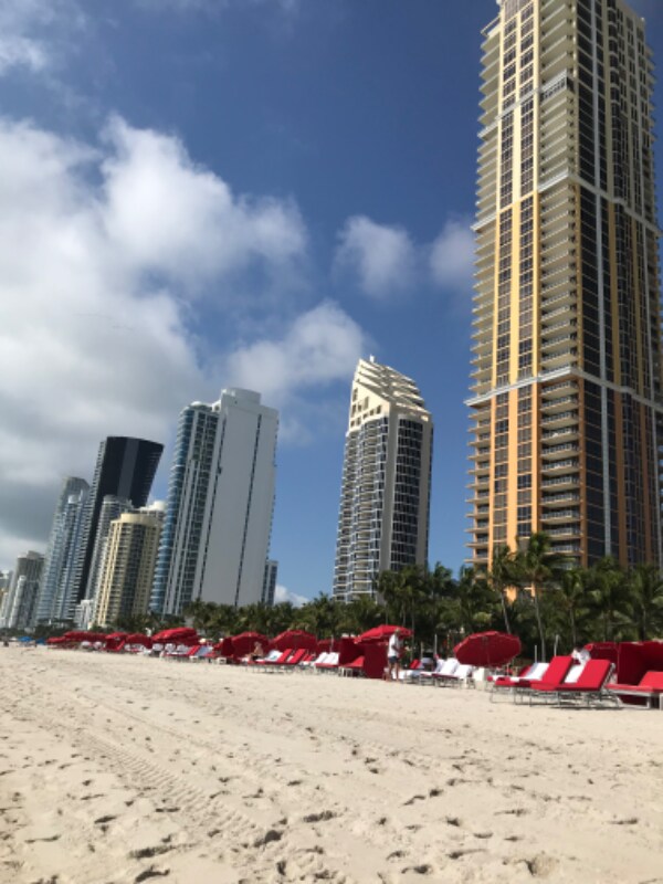 Foto del edificio - 250-180 180th Dr