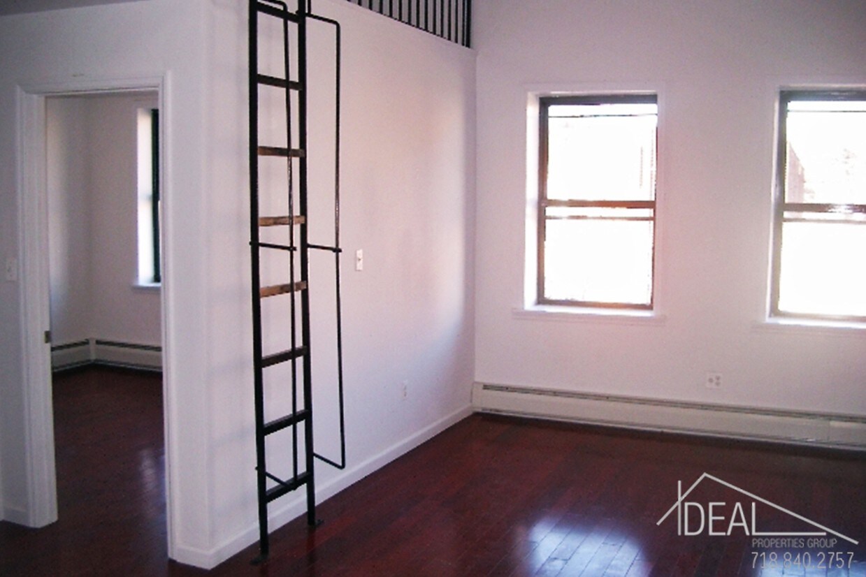 Foto del edificio - 212 Montrose Ave