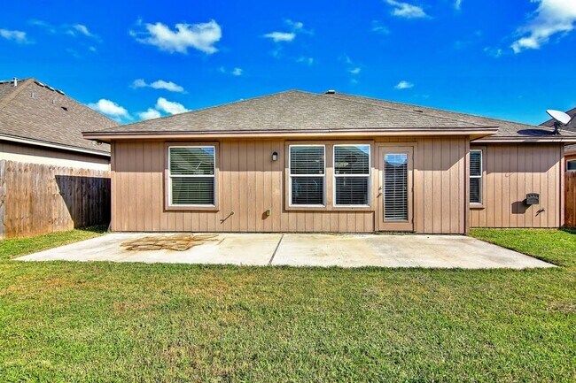 Foto del edificio - 3021 Cantabria St