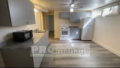 Building Photo - 205 8th St