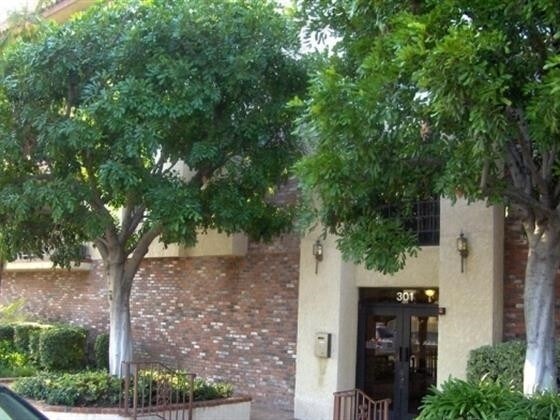 Primary Photo - 301 E Verdugo Ave