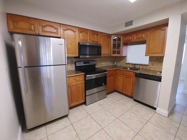 Building Photo - 705 NW 91st Ter