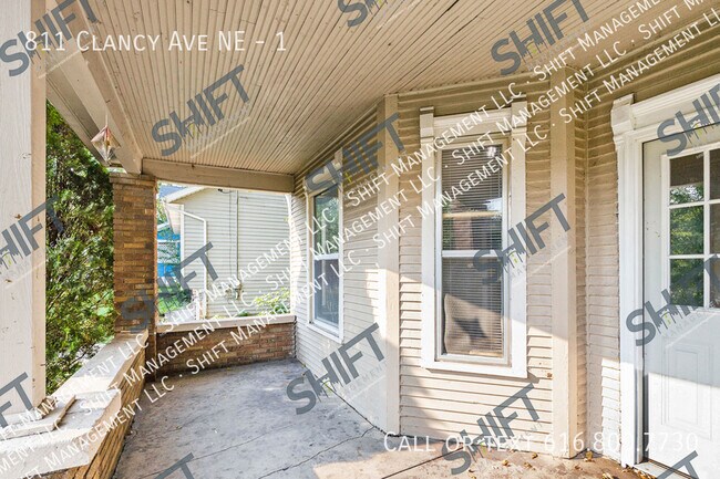 Foto del edificio - 811 Clancy Ave NE