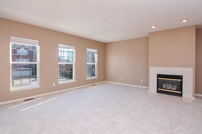 Building Photo - 448 Cherry Orchard Rd