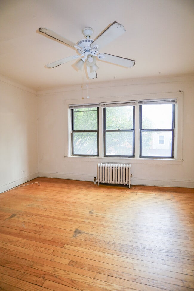 Foto del edificio - 2958 N Seeley Ave